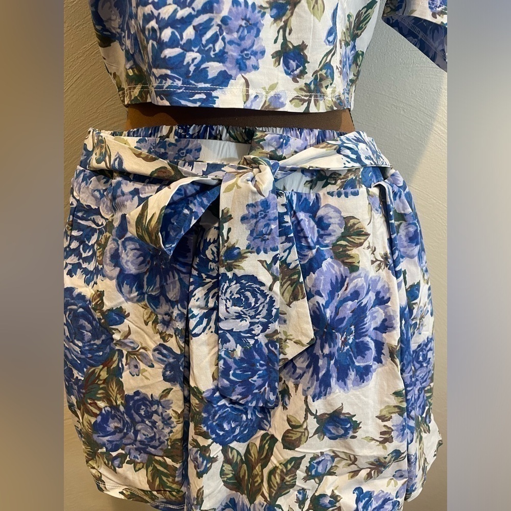 Blashe size m two piece summer outfit.  Skort with crop top shirt - Picture 2 of 13
